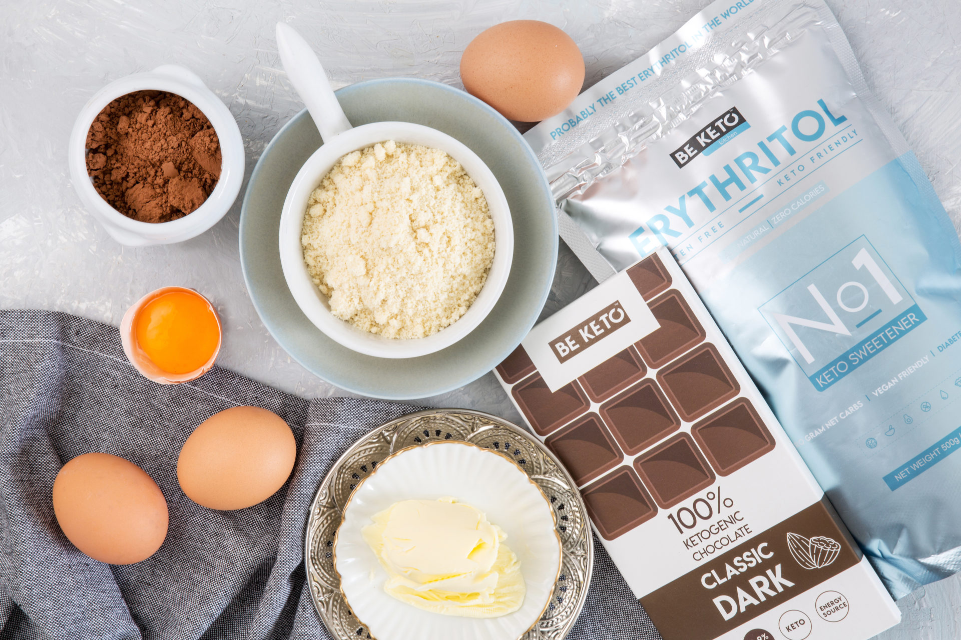 keto chocolate cake making off